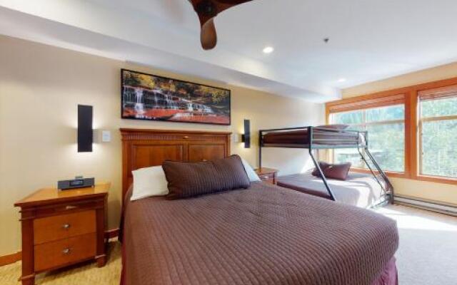 Powderhorn Lodge 408: Rustic Mountain Suite