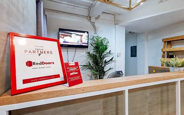 RedDoorz near Marfori Heights