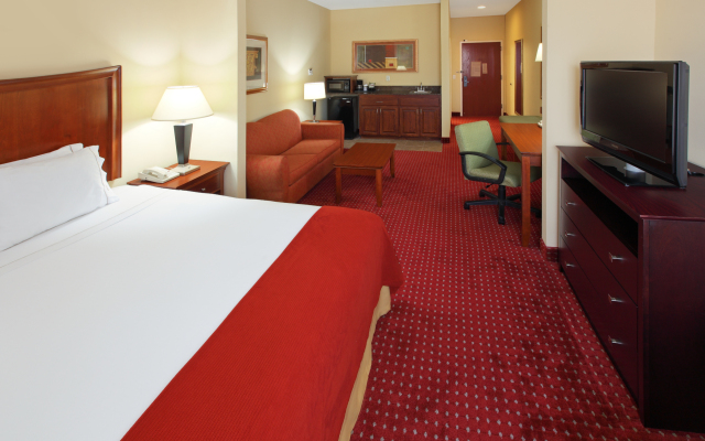 Holiday Inn Express Hotel & Suites North Little Rock