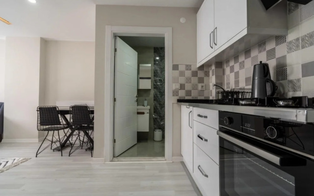 Central Flat Near Beach in Muratpasa