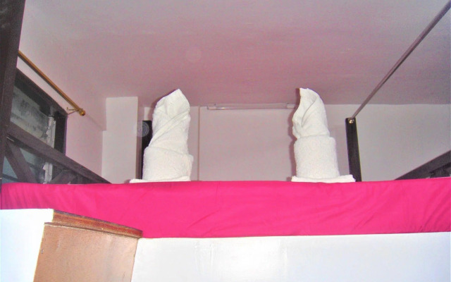 Gaea's Apartments - Hostel