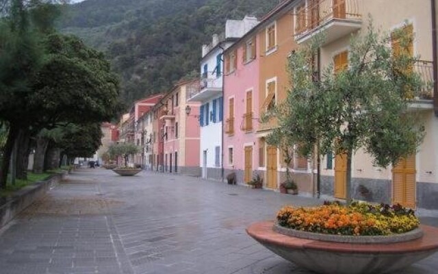 Sul Mare Per Le Cinque Terre