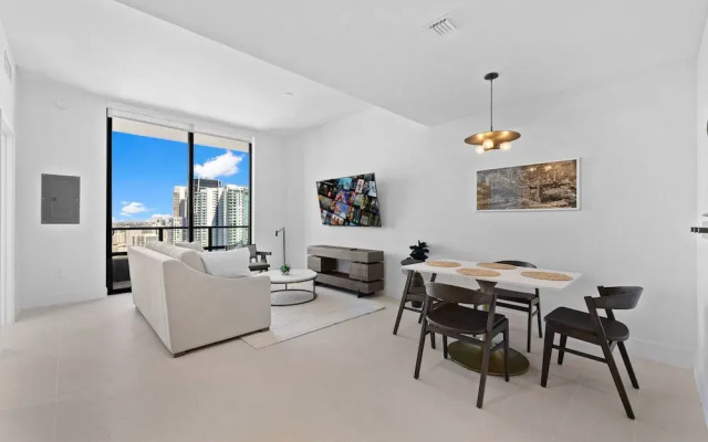 Exclusive 48th Floor Condo in Miami