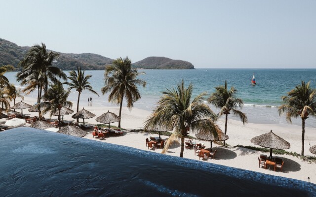 Thompson Zihuatanejo, a Beach Resort, part of Hyatt