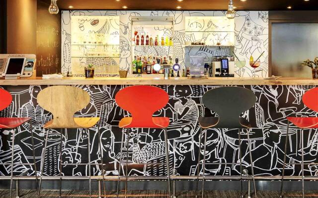 ibis Lyon Gerland Musée des Confluences