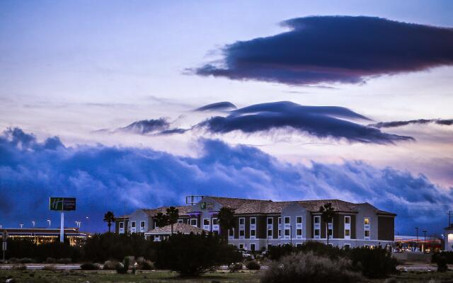 Holiday Inn Express Hotel & Suites Hesperia, an IHG Hotel