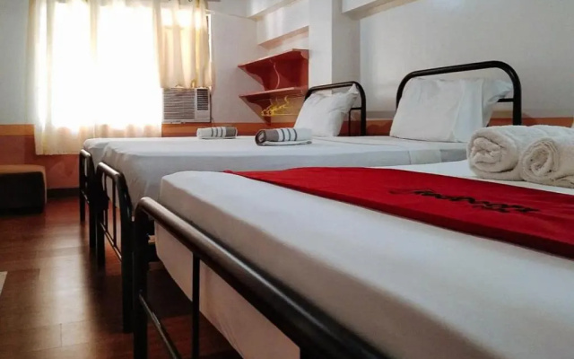 RedDoorz near SGM Condotel Villa Beach Iloilo