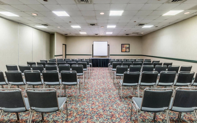 Comfort Inn & Suites Omaha Central