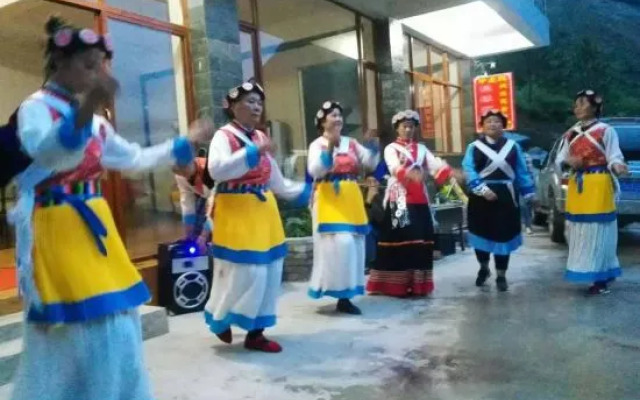 Shangri-La Tiger Leaping Gorge Taoyuan Inn