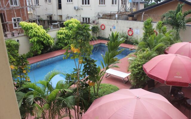 Carlson Hotel