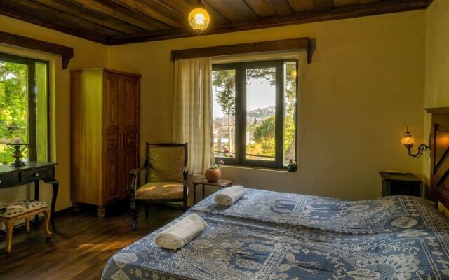Elaia Hotel