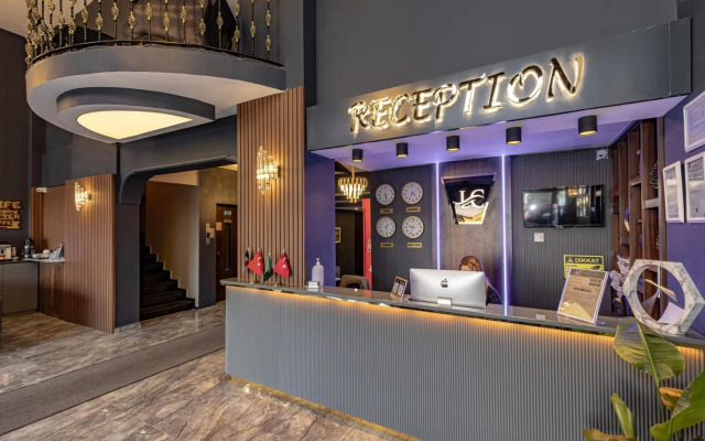 Loyal City Hotel