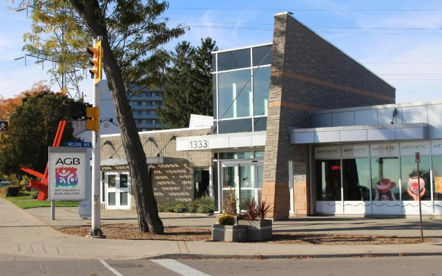 Holiday Inn Burlington Conference Centre by IHG