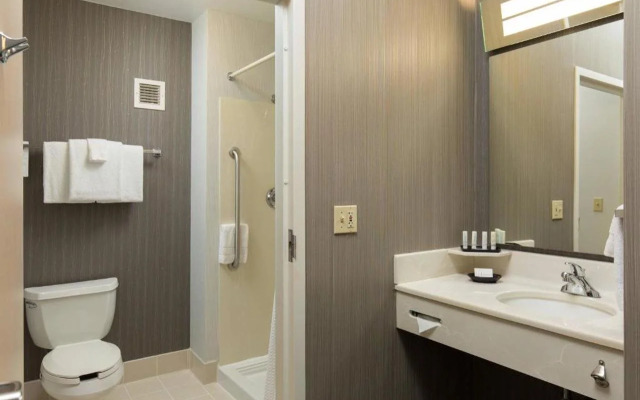 Courtyard by Marriott Kansas City East/Blue Springs