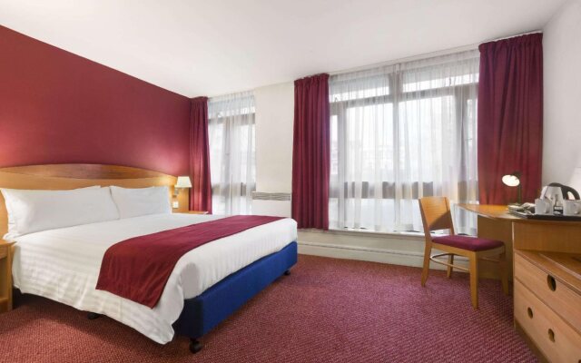 Waterloo Hub Hotel & Suites