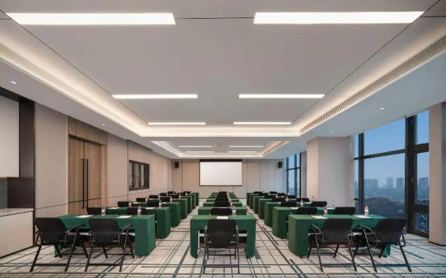 Holiday Inn Express Chongqing Central Park