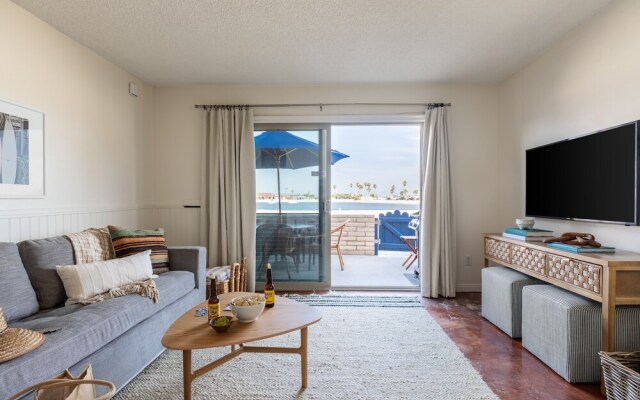 Bay View Buyout A by AvantStay Mission Beach Home on the Sand Sleeps 20