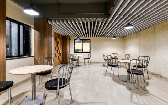 Jade Studio By OYO Rooms