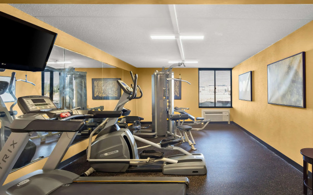Best Western Luxbury Inn Fort Wayne