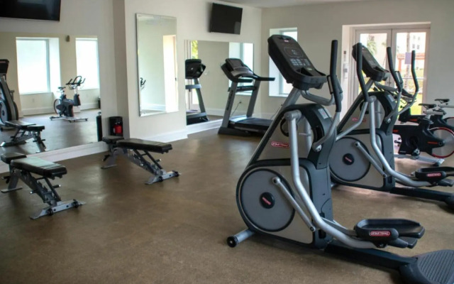 Villa Segovia @ Landmark by the Sea