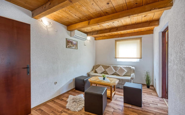 Holiday home Veki***