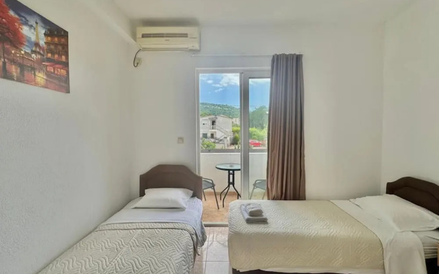 B&M Holiday Rooms