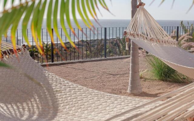 Topia Retreat - Surf Suite Sur