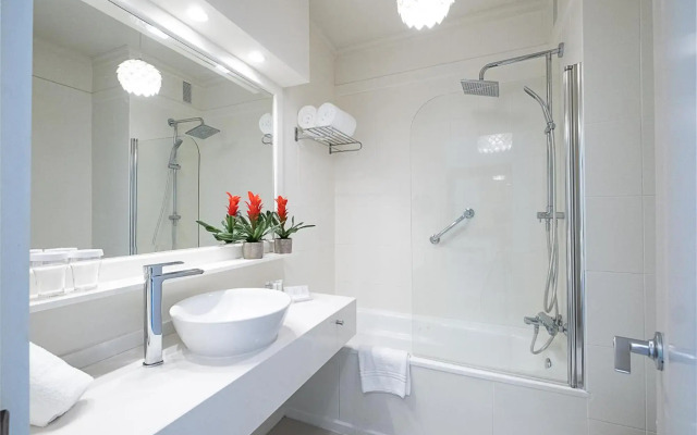 On Hotels Oceanfront - Adults Only