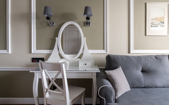 Apartments B. Sampsonievsky 4-6