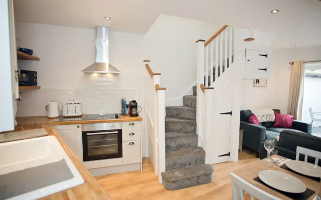 2br-central-15minwalktobeach-freeparking-wifi
