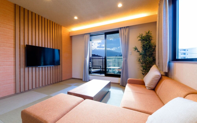 Mt. Fuji Resort Club-YUI-