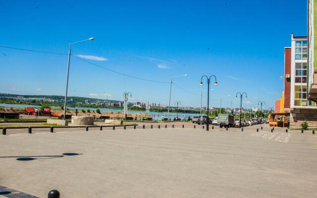 Apartments on Verkhnyaya Embankment 145/11