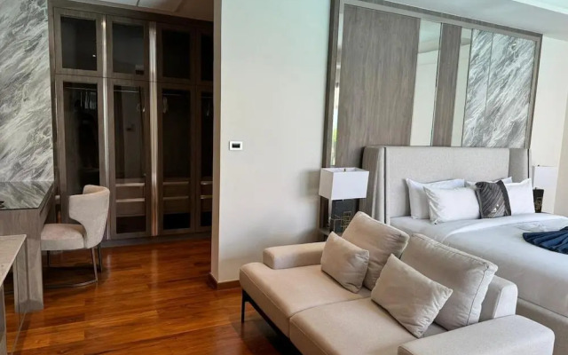 Breeze Villa with maid by Lofty