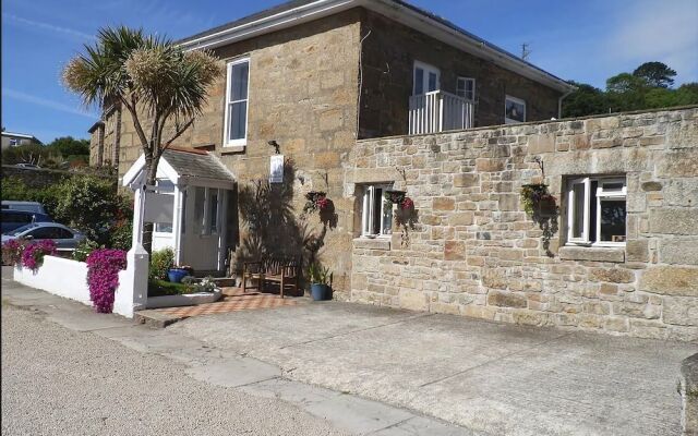 Bay Lodge