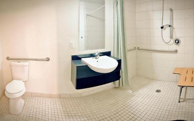 Studio City Suites, A Travelodge By Wyndham