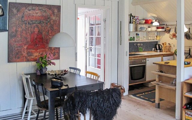 Seaside Holiday Home for 4 in Askeby