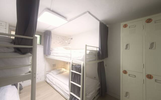 N guesthouse Itawon - Hostel