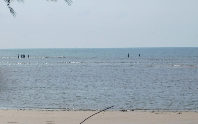 Phuket Sirinapha Resort