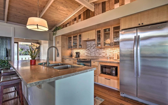 Oceanfront Kona Home w/ Beach Access & Views!