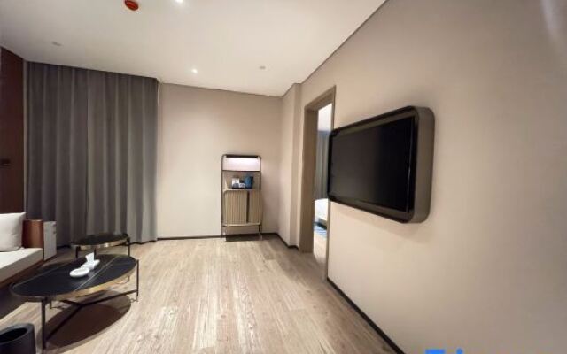 Yishang Hotel (Guangzhou Huadu Sunac Business College)