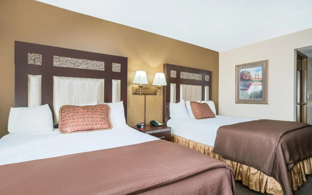 Ramada Hotel & Conference Center by Wyndham Plymouth