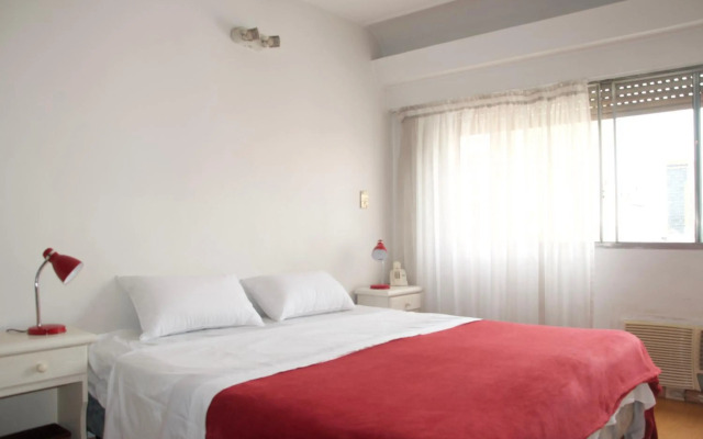 Luminous Studio Apartment. Ideal location. By owner.