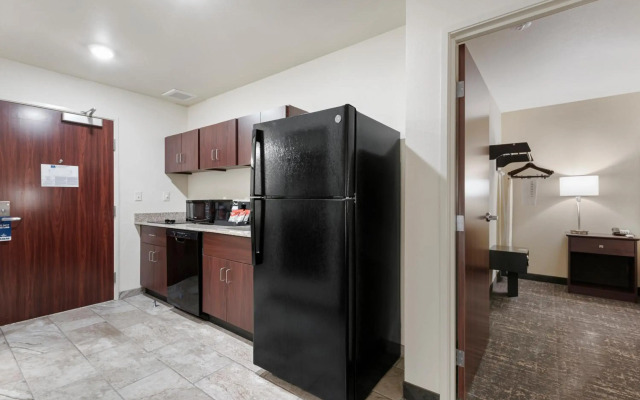 Cobblestone Hotel & Suites - Urbana