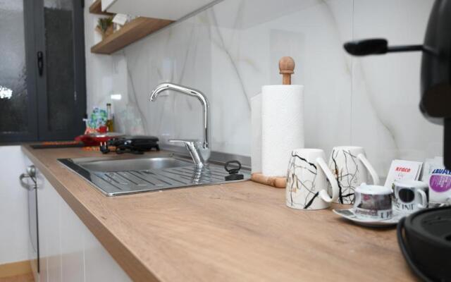 Rondine Studio Apartment