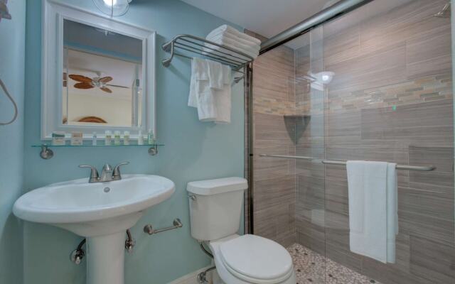 Lulu's Key House Leatherback 2/2 Downstairs