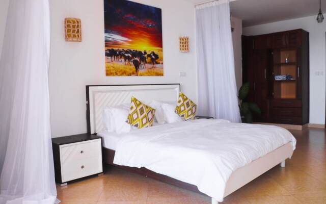2 Bedroom Apartment With Pool and Views