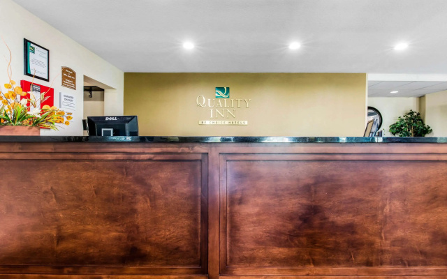 Quality Inn - фото 2