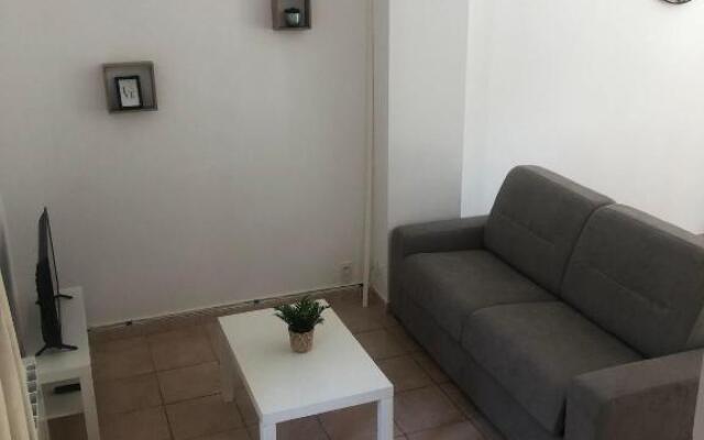 Naïa, F3 avec extérieur et parking