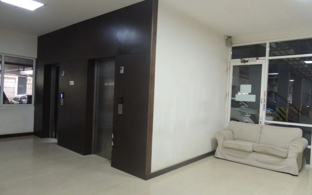 Studio Room at V Apartment by ZUZU