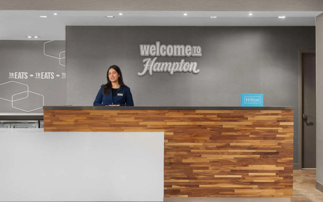 Hampton Inn & Suites by Hilton Orangeville, ON